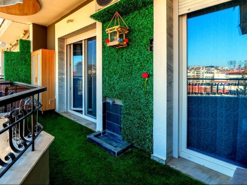 Sky View Suite سيرس المظهر الخارجي الصورة