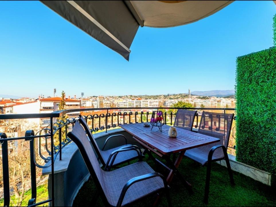 Sky View Suite سيرس المظهر الخارجي الصورة